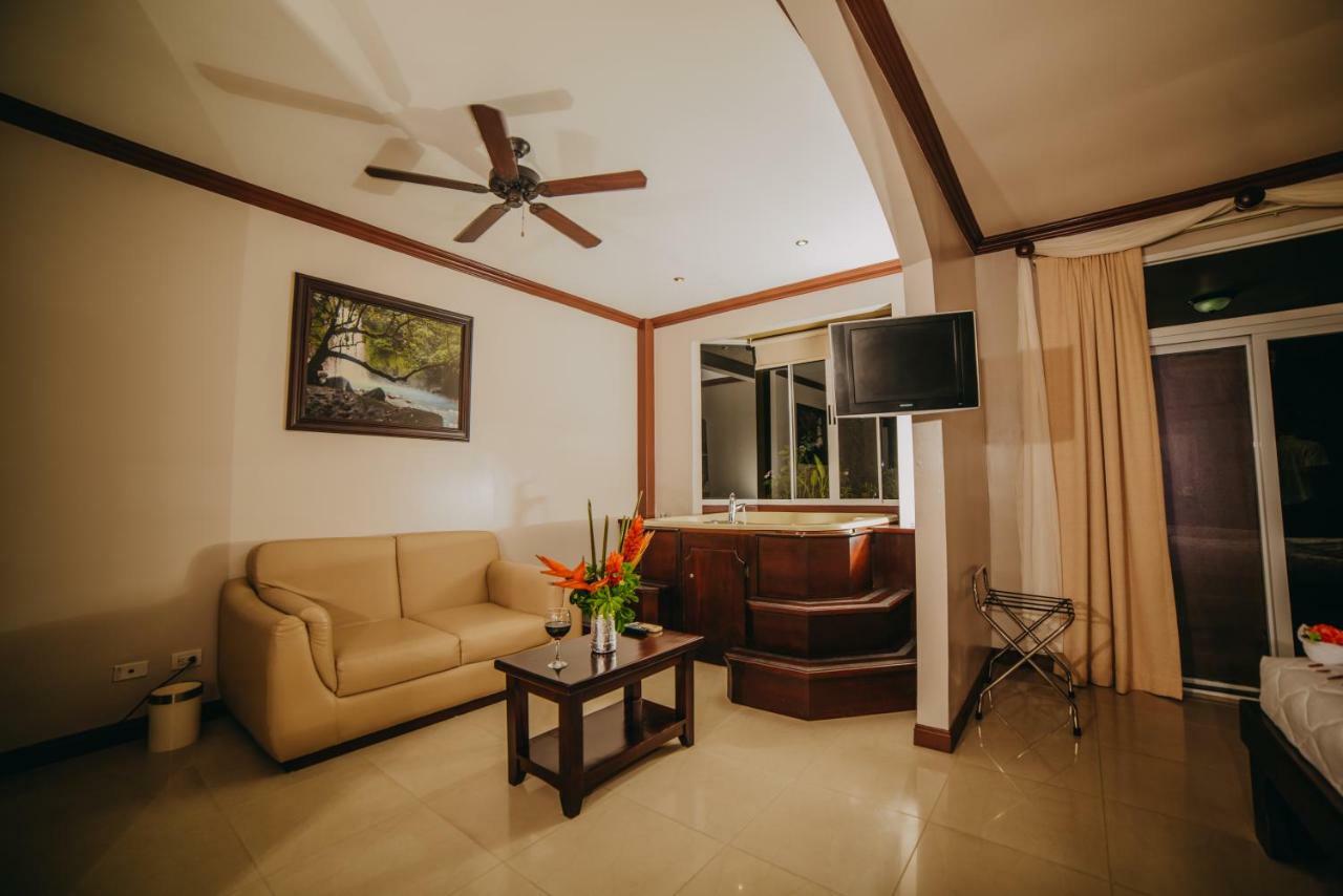 Hotel Magic Mountain La Fortuna Bagian luar foto